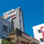 Hotel Crescent Inn